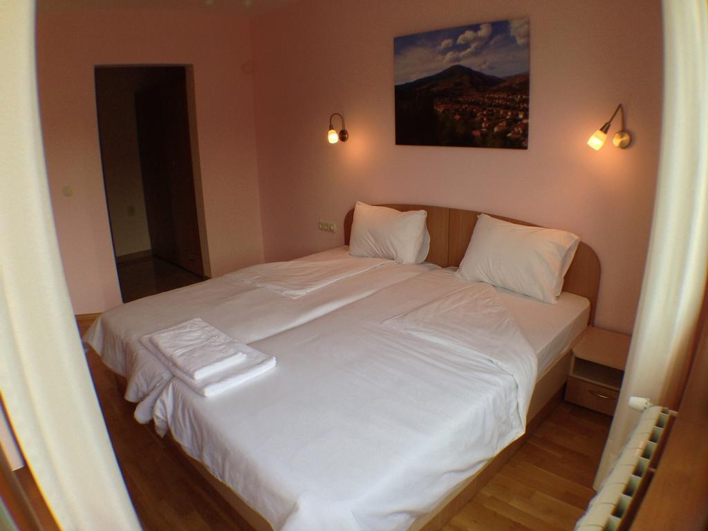 Mala Planina Guest House Iskrets Exterior foto