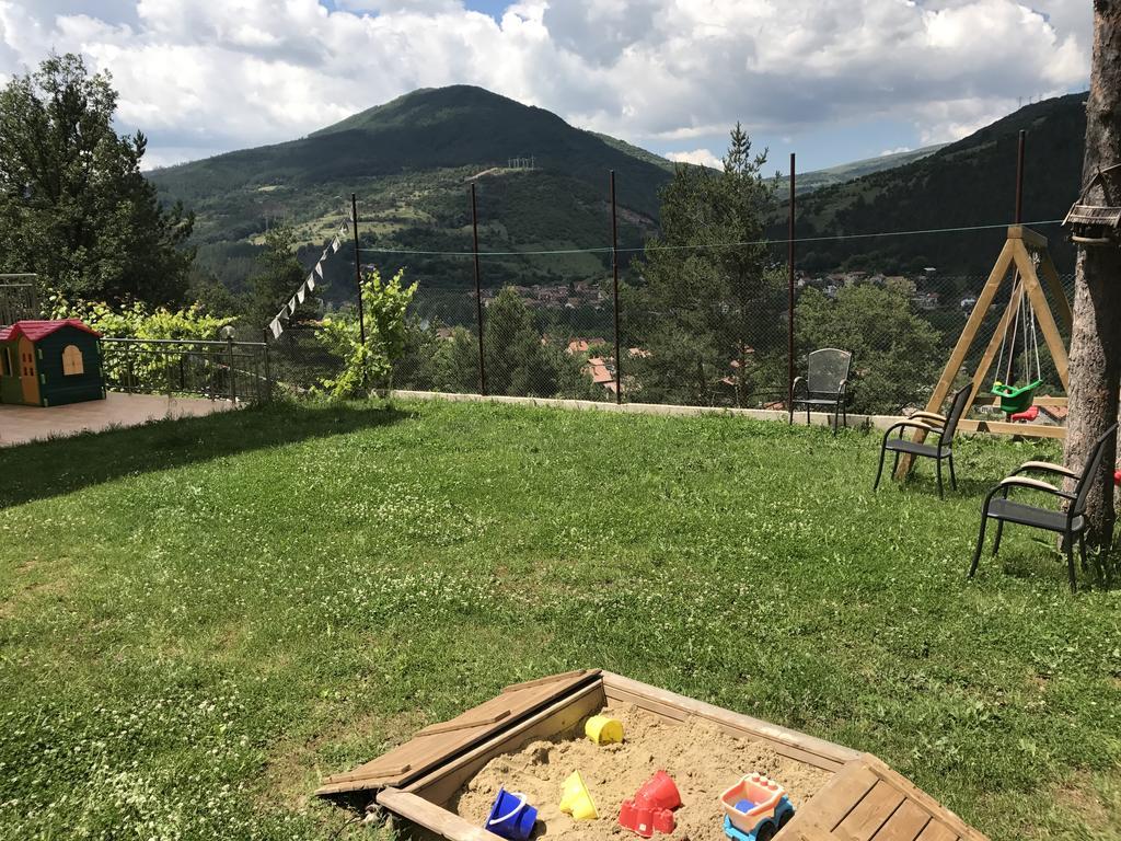 Mala Planina Guest House Iskrets Exterior foto